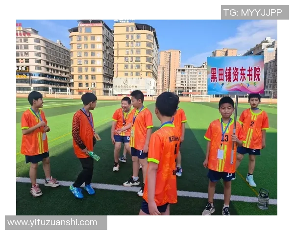 夏泽的足球梦：在绿茵场上追逐荣耀与友情的青春故事